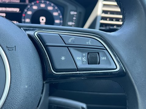 Audi A1 SPORTBACK TFSI TECHNIK 32