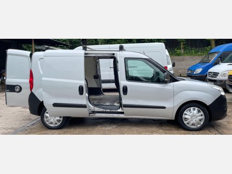 Vauxhall Combo 1.6 Turbo D 2300 Sportive Panel Van 4dr Diesel Manual L2 H1 Euro 6 (s/s) (1 8