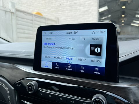Ford Kuga 2.5 Duratec 14.4kWh Vignale SUV 5dr Petrol Plug-in Hybrid CVT Euro 6 (s/s) 29