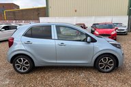 Kia Picanto WAVE. 6 MAIN DEALER SERVICES.. ONLY ONE OWNER.. REVERSING CAMERA.. A/C 9