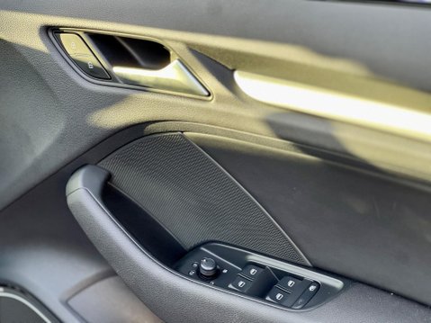 Audi A3 TFSI Sportback Tronic quattro 38