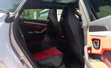 Lamborghini Urus 15