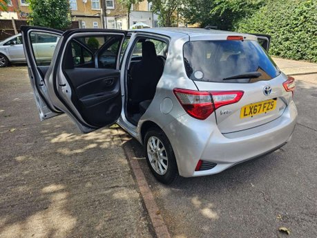 Toyota Yaris 1.5 VVT-h Icon Tech E-CVT Euro 6 (s/s) 5dr 28
