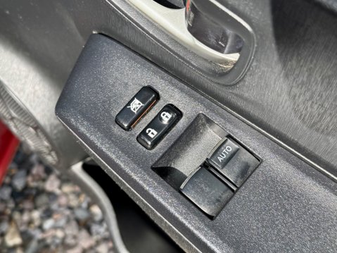 Toyota Yaris VVT-I SR 18
