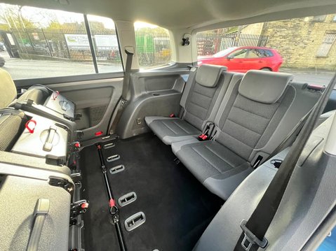 Volkswagen Touran 1.6 TDI BlueMotion Tech SE DSG Euro 5 (s/s) 5dr 70