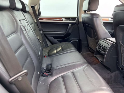 Volkswagen Touareg 3.0 Touareg V6 TSi Hybrid Auto 4WD 5dr 26