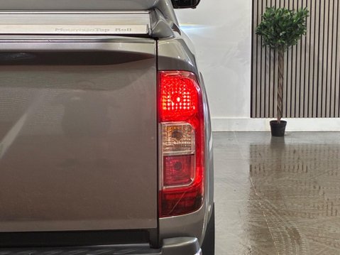 Nissan Navara 2.3 dCi Tekna 4WD Euro 6 (s/s) 4dr 22