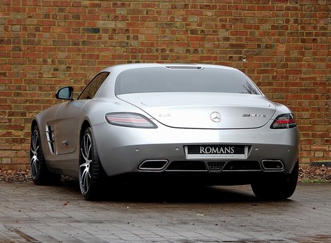 Mercedes-Benz SLS AMG GT 14