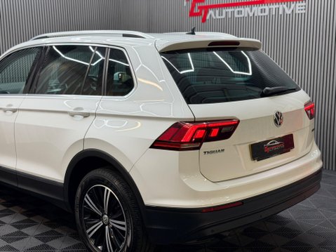 Volkswagen Tiguan 2.0 TDI SE Navigation 4Motion Euro 6 (s/s) 5dr 11
