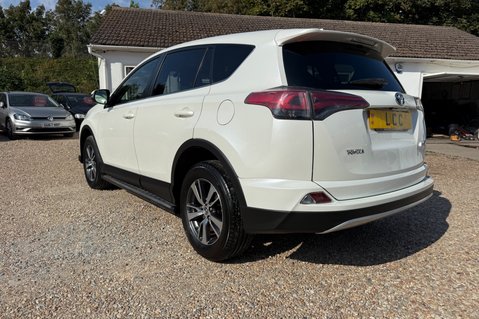 Toyota Rav 4 D-4D BUSINESS EDITION LOOK! 37000 MILES! 1 OWNER! SAT NAVIGATION 2