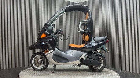 BMW C1 2002 ONLY 8K 1 OWNER GREAT LOOKING SCOOTER 125CC WITH A ROOF!! 4