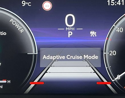 Toyota C-HR 1.8 C-HR Design HEV CVT 5dr 28