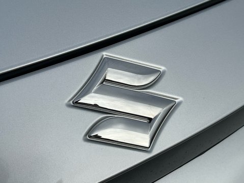 Suzuki Swace MOTION 15