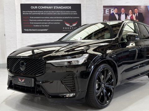 Volvo XC60 B5 ULTRA BLACK EDITION AWD 1
