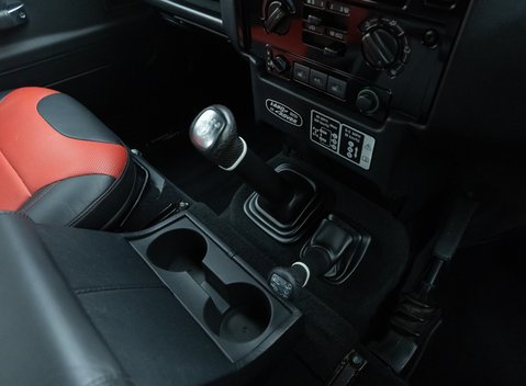 Land Rover Defender 90 Adventure 20