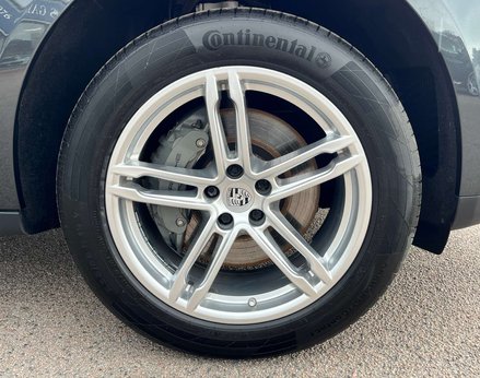 Porsche Macan 3.0 Macan S Semi-Auto 4WD 5dr 12