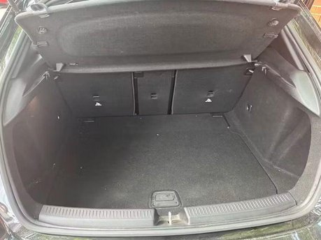 Mercedes-Benz A Class 1.5 A180d AMG Line (Premium) Hatchback 5dr Diesel 7G-DCT Euro 6 (s/s) (116 9