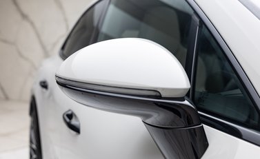 Porsche Macan Turbo Electric 39
