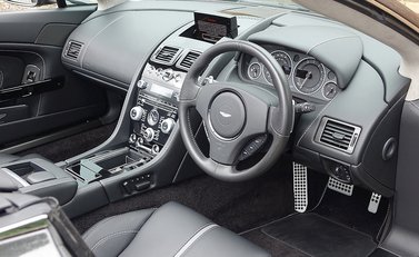Aston Martin V12 Vantage S Roadster 18