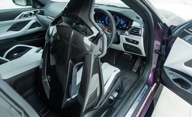 BMW M4 COMPETITION 18