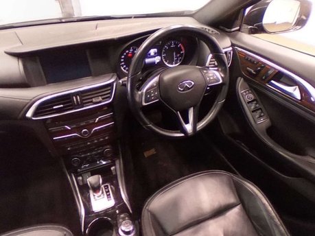 Infiniti Q30 2.1 Q30 Premium Tech D Semi-Auto 5dr 17