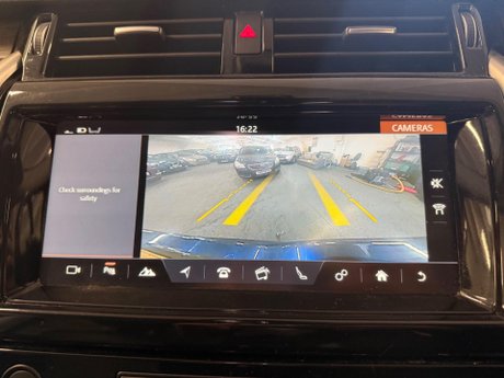 Land Rover Discovery 3.0 TD V6 HSE Auto 4WD Euro 6 (s/s) 5dr 34