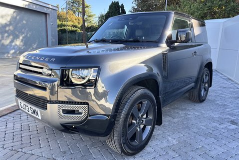 Land Rover Defender 90 D300 Hard Top X-Dynamic HSE 5