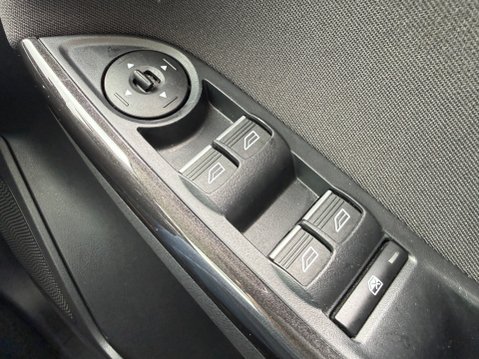 Ford Focus TITANIUM WITH NAV 27
