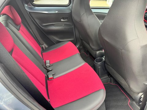 Toyota Aygo X VVT-I UNDERCOVER 21