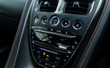 Aston Martin DBS Superleggera 19