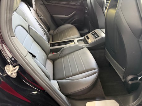 Porsche Panamera PDK 40