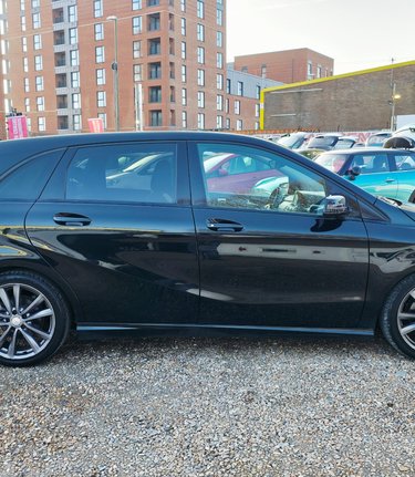 Mercedes-Benz B Class B180 CDI BLUEEFFICIENCY SPORT.. AUTOMATIC.. £35 ROAD TAX.. 5 SERVICES 3