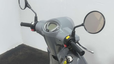 SYM Fiddle 2025 ONLY 2K 1 OWNER 125CC LEARNER SCOOTER WITH TOP BOX 8