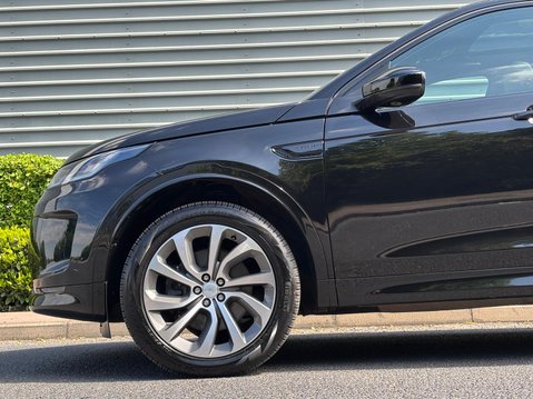 Land Rover Discovery Sport R-DYNAMIC HSE MHEV 9