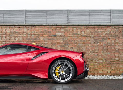 Ferrari 488 Pista 32