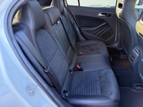 Mercedes-Benz GLA 2.1 GLA220d AMG Line (Premium Plus) SUV 5dr Diesel 7G-DCT 4MATIC Euro 6 (s/ 21