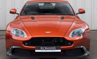 Aston Martin Vantage GT8 6