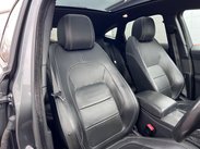 Jaguar E-Pace 2.0 D180 R-Dynamic HSE Auto AWD Euro 6 (s/s) 5dr 31