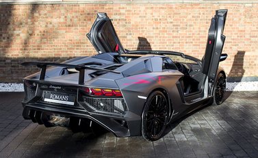 Lamborghini Aventador SV LP 750-4 Roadster 29