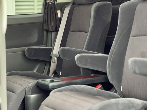 Toyota Vellfire V6 Sunroof 50