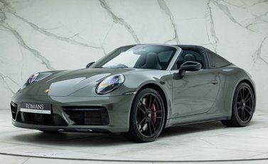 Porsche 911 Targa 4 GTS (992) 1