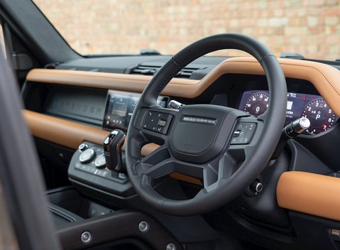 Land Rover Defender 110 X P400 11