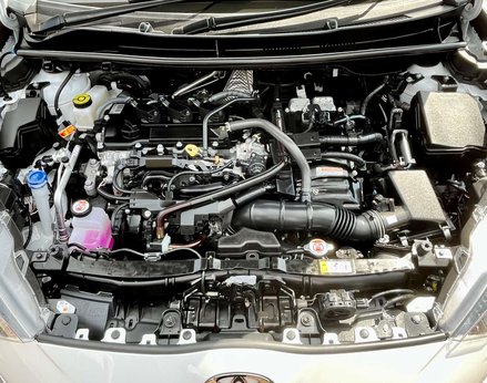 Toyota Yaris ICON HEV CVT 7