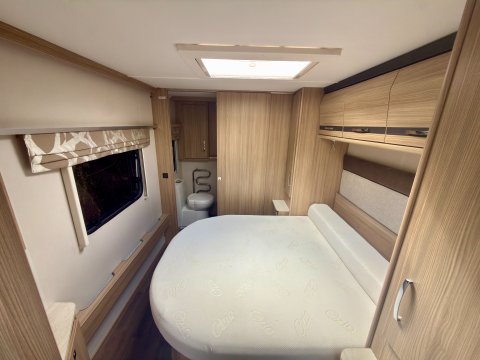 Coachman Pastiche 575 16