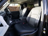 Land Rover Defender P400e XS Edition PHEV 9