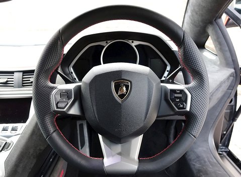 Lamborghini Aventador LP 700-4 Pirelli Edition 22