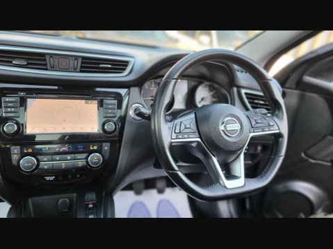 Nissan Qashqai DIG-T N-CONNECTA 28