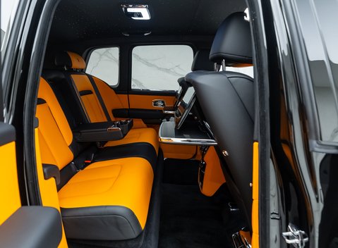 Rolls-Royce Cullinan Black Badge 18
