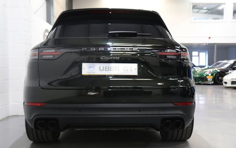 Porsche Cayenne V6 Platinum Edition - PTS Colour and Incredible Specification 9