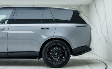 Land Rover Range Rover D350 Autobiography LWB 7 Seater 36